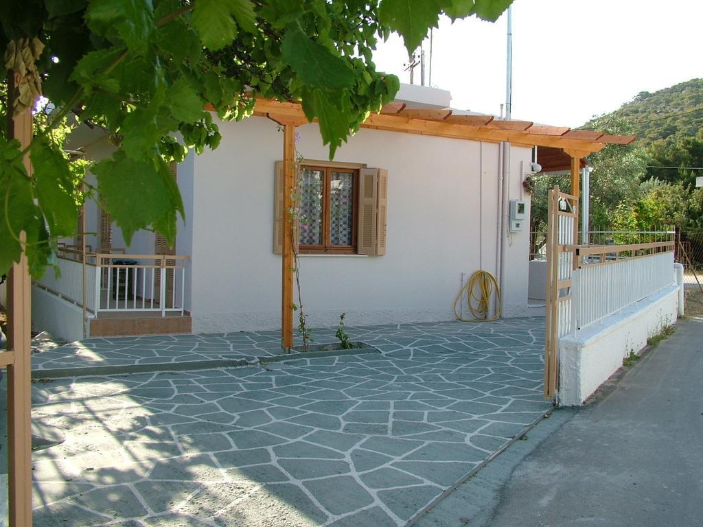 George'S Apartment Agia Marina  객실 사진