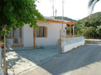 George'S Apartment Agia Marina  외부 사진